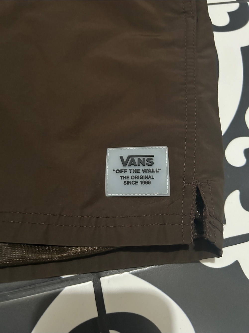 Vans Primary Volley II Mesh-Lined Shorts Brown Men’s Medium 5” Inseam - Picture 3 of 6